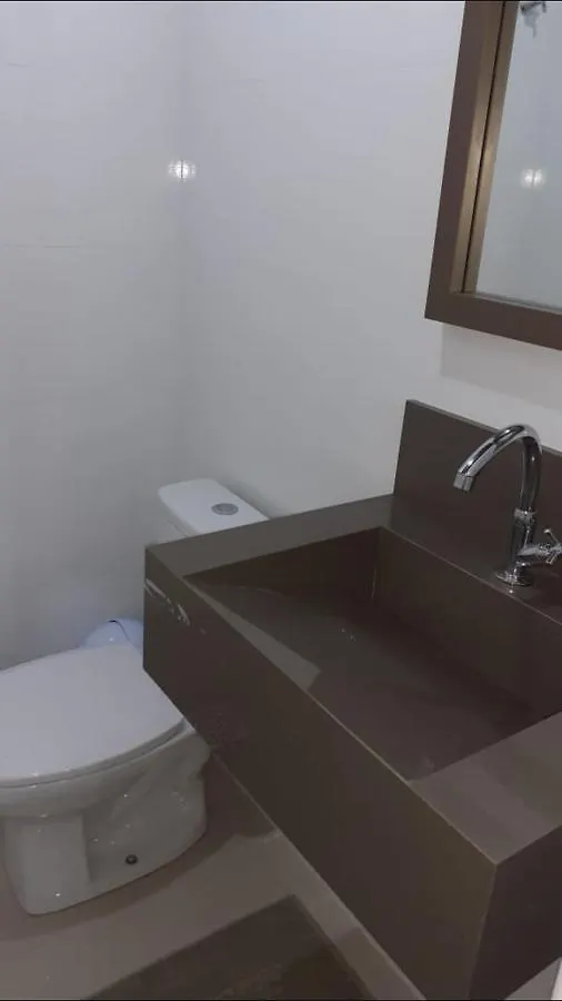 Apartament Bombinhas Lägenhet